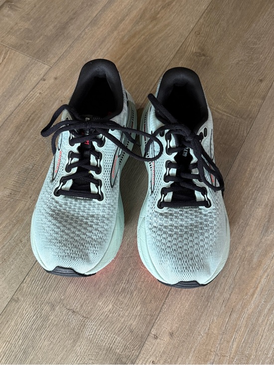 Brooks Shoes - Excellent used condition Brooks Light Mint Glycerine GTS 21
